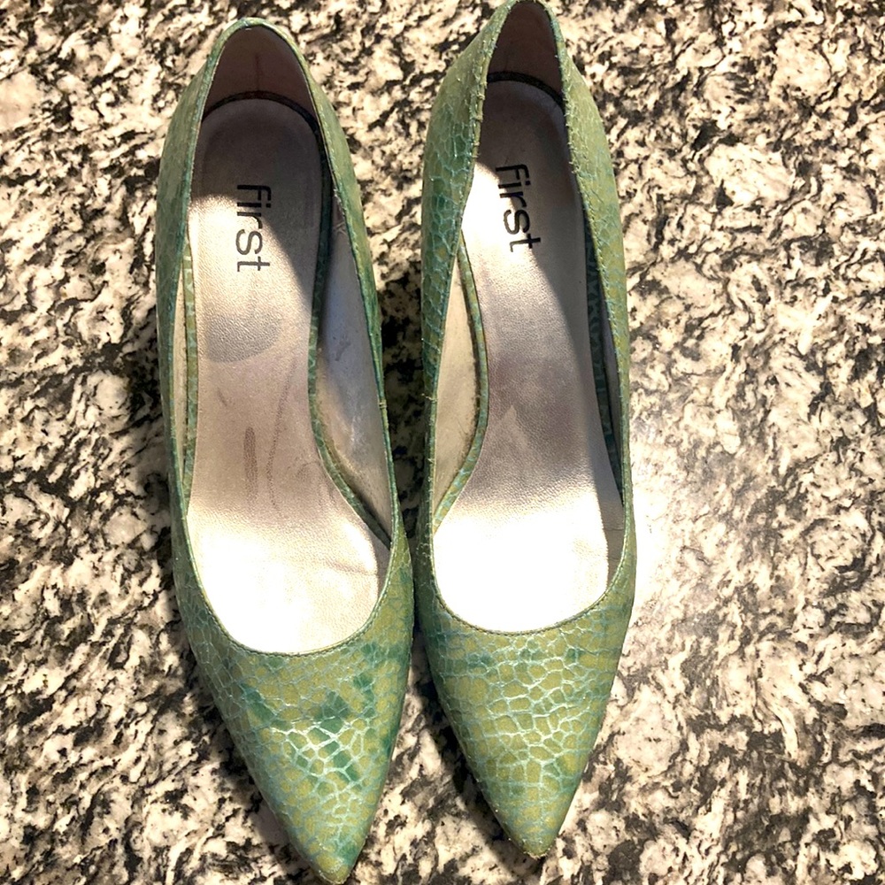 Metallic teal snakeskin pattern heels